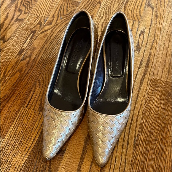 Gorgeous Bottega Veneta neutral Ratten Heels - Picture 1 of 8